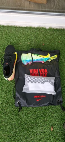 Customer photo review of Vapor 16 x Vinicius Junior - Noir/Orange/Vert