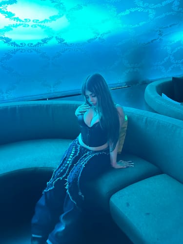 Customer photo review of LOW RISERS (BLUE DENIM)