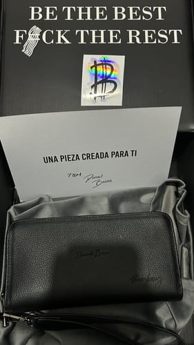 Customer photo review of Cartera Sonora • Negro Flotter