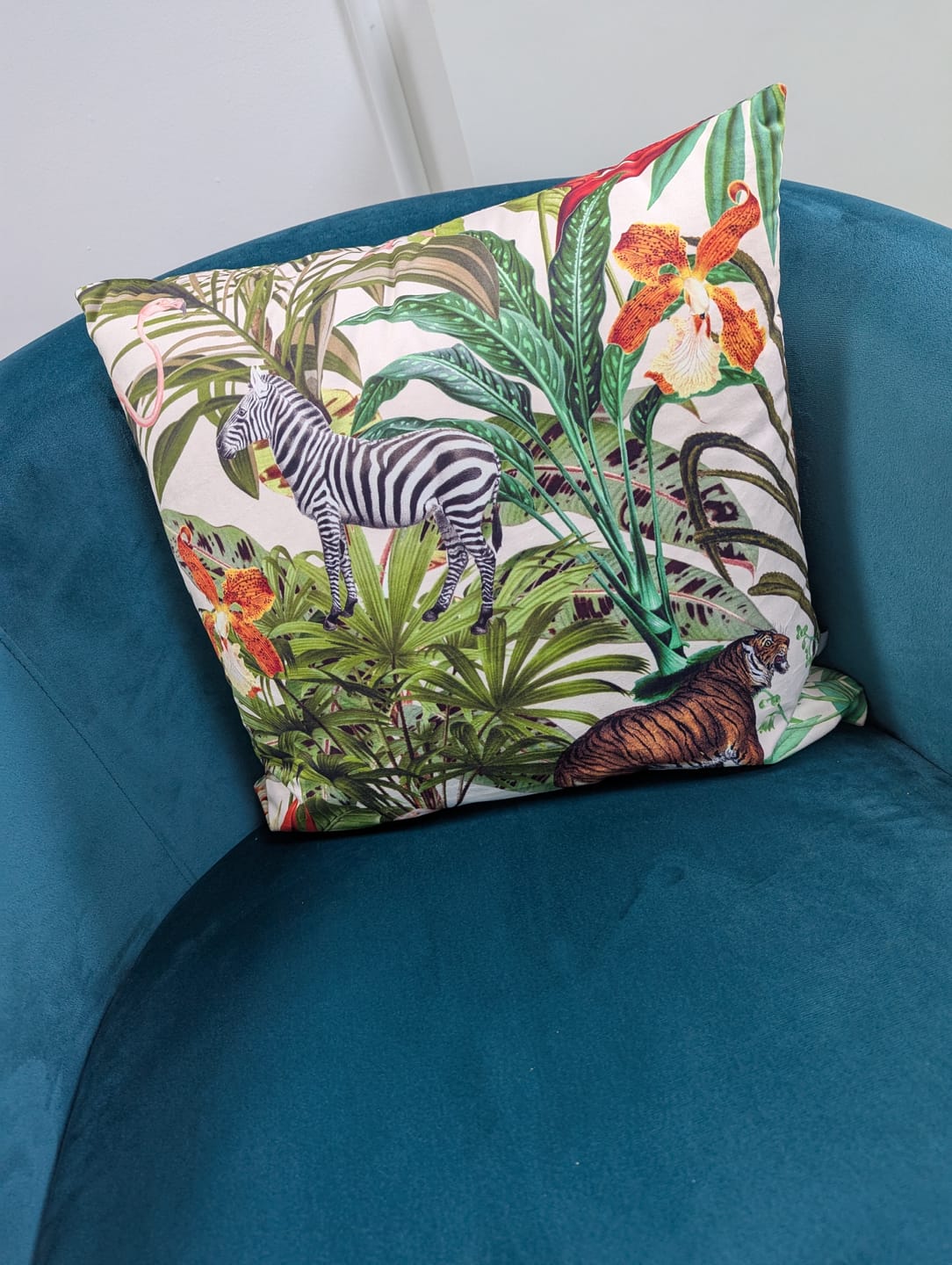 Customer photo review of Jungle Fusion | Sustainable Velvet Cushion