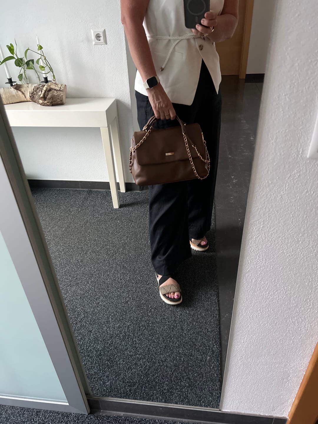 Customer photo review of LEILANI - BROWN