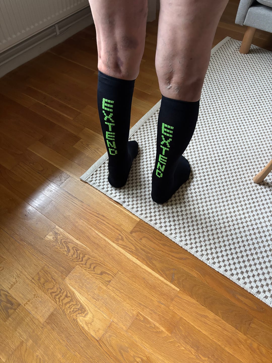 Customer photo review of eXtend Low – Matalavartiset kompressiosukat palautumiseen ja vapaa-aikaan- Musta