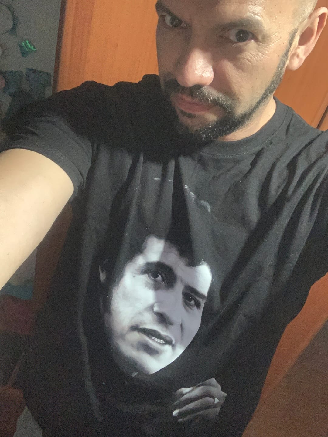 Customer photo review of Polera Víctor Jara