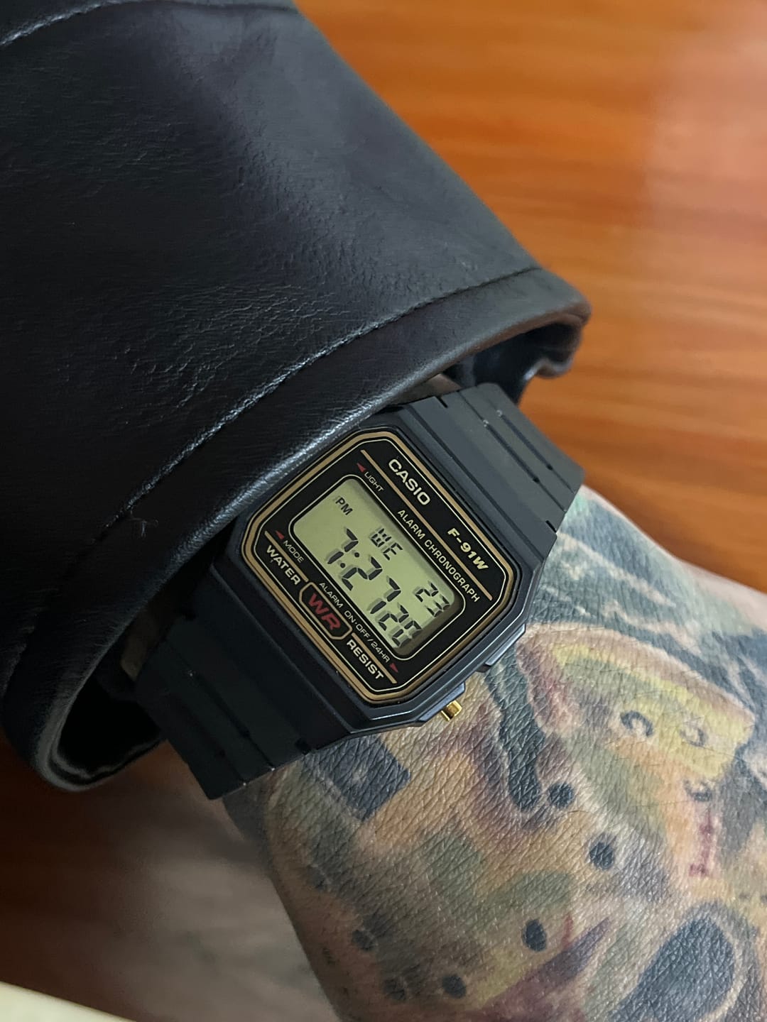 Customer photo review of Reloj Casio Vintage F-91WG-9SDF Clásico Líneas Amarillas