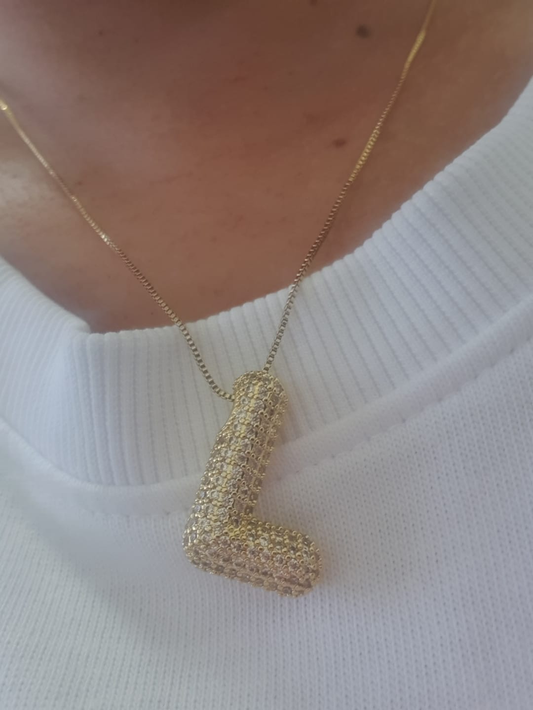 Customer photo review of Collar Dorado Liso Inicial Balloon