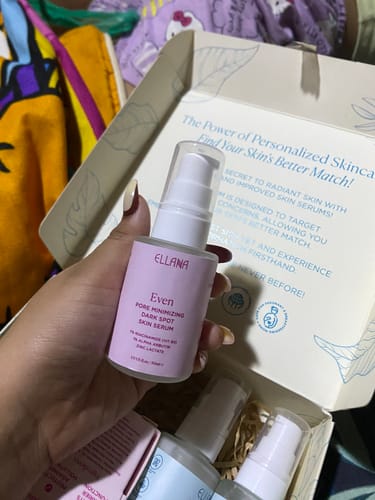 Customer photo review of Stay Fresh Moisturizer Controls Oil and Brightens
