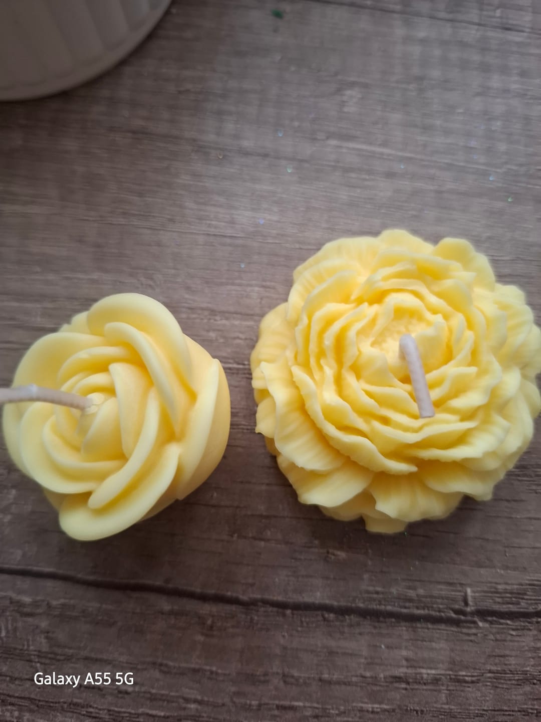 Customer photo review of Colorante líquido para velas AMARILLO
