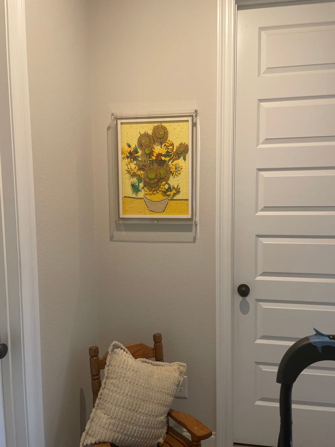 Customer photo review of Wall Mounted Display Case for LEGO® 31215 Art Vincent van Gogh – Sunflowers