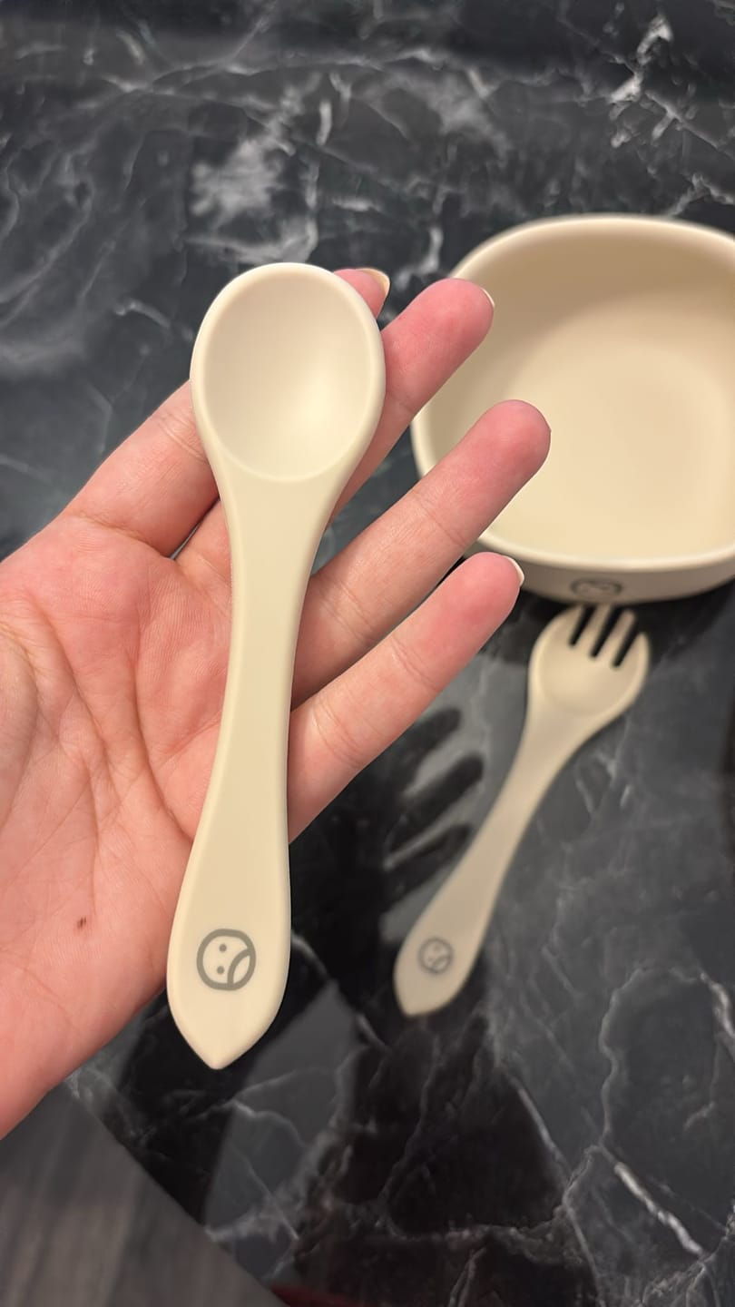 Customer photo review of 3 Bölmeli Kapaklı Silikon Vakumlu Bej Mama Tabağı