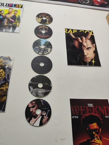 Customer photo review of MUSIC CD DECOR SET - ROCK