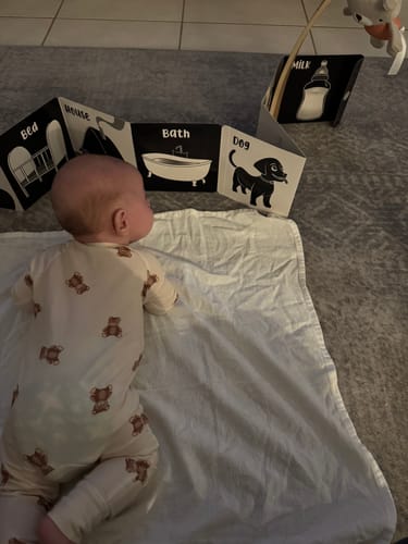 Customer photo review of Welcome To The World Little One Black and White Baby Book