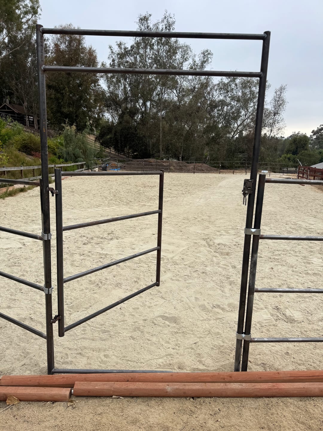 Customer photo review of Post Hinge - 1-5/8" X 5/8" (Female) - Galvanized