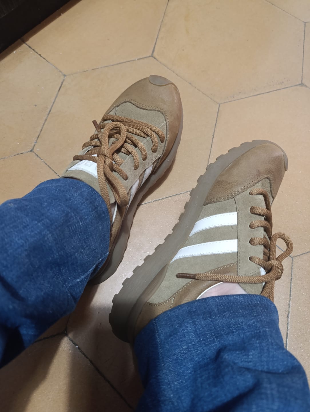 Customer photo review of Women Vintage Colorblock Leather Sport Shoes
