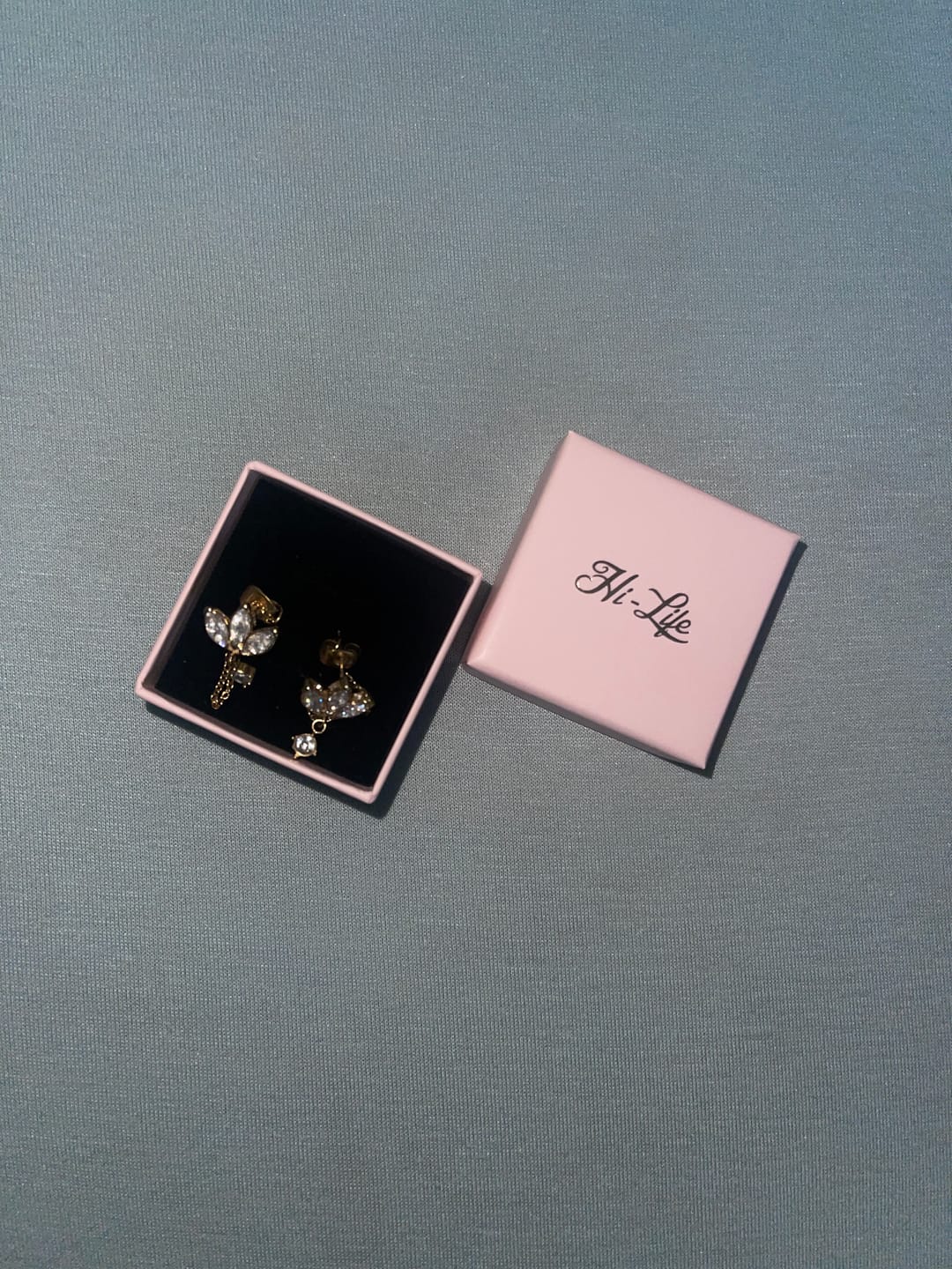Customer photo review of Limitless Sky Lotus Ohrstecker 14K Vergoldet