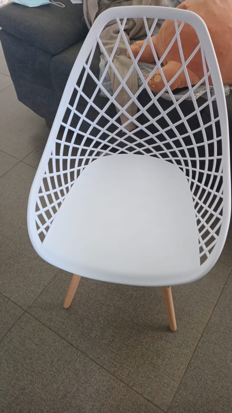 Customer photo review of Set de 4 Sillas Oslo Vento