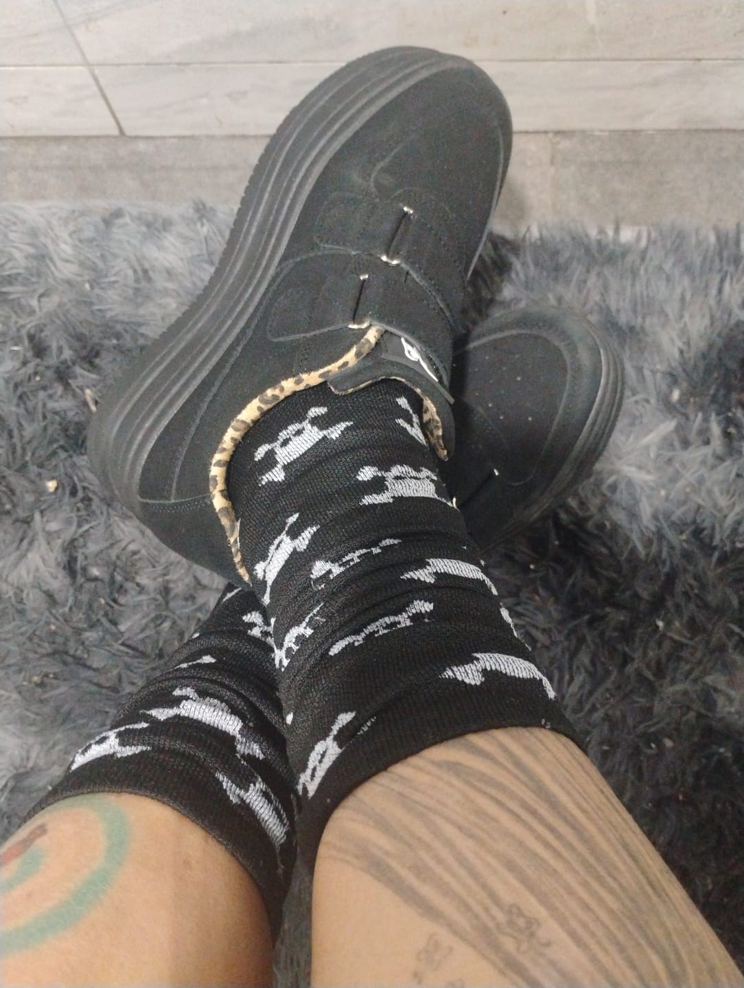 Customer photo review of Zapatilla Negra Mujer 38561