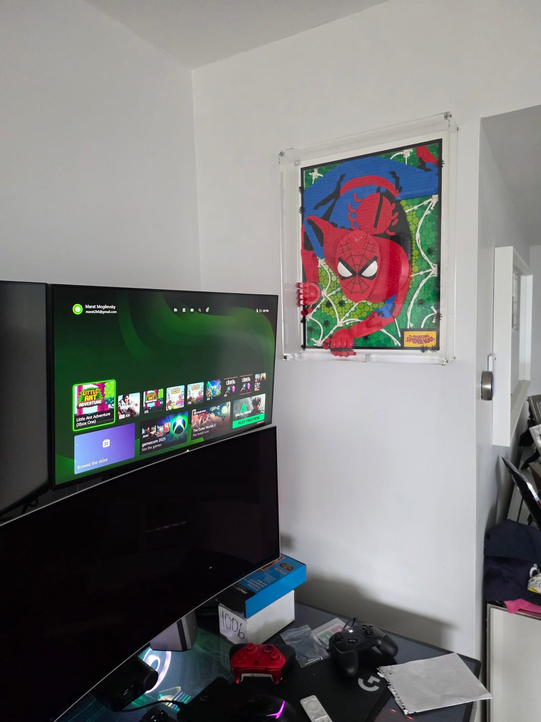 Customer photo review of Wall Mounted Display Case for LEGO® 31209 Art The Amazing Spider-Man