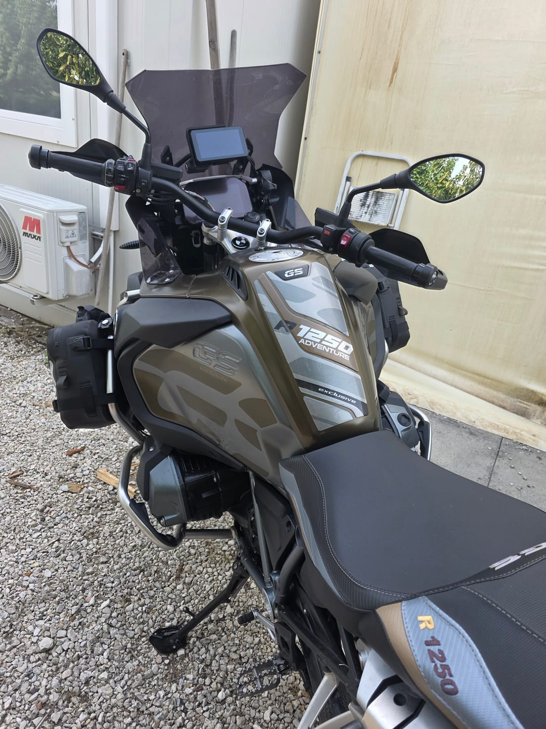 Customer photo review of Wanderer Motorcycle Crash Bar Bags – Inflatable/Non-Inflatable, Waterproof Frame Bags with Reflective Strips & Anti-Theft System (Pair)