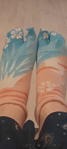 Customer photo review of Chaussettes Tabi Sakura