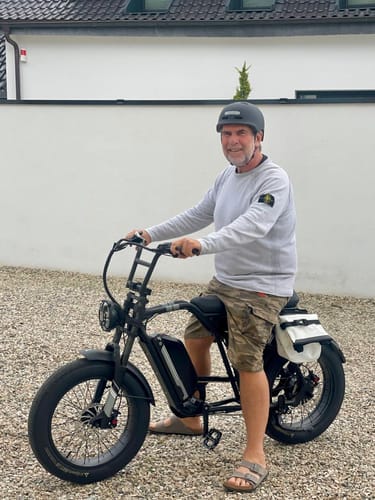 Customer photo review of Side Rack & Side Bag (White Limited Edition) - Not Sold Separately