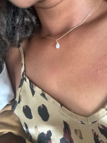 Customer photo review of Pendentif Goutte Pierre de Lune