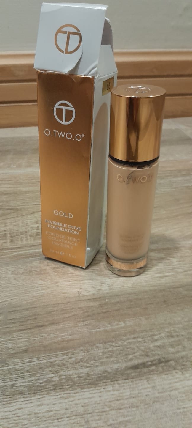 Customer photo review of O.TWO.O INVISIBLE COVER FOUNDATION
