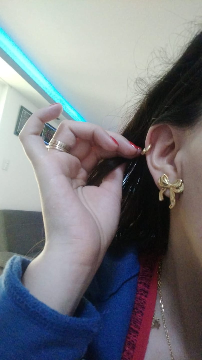 Customer photo review of Aretes Ribbon Classy