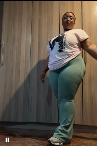 Customer photo review of High-Waist Kick Flare Leggings