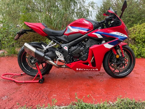 Customer photo review of Línea Completa Honda CB 650R-CBR 650R Artesanal (2019-2025)