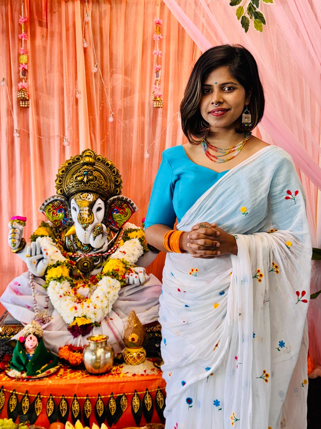Customer photo review of White Embroidered Mulmul Cotton Saree