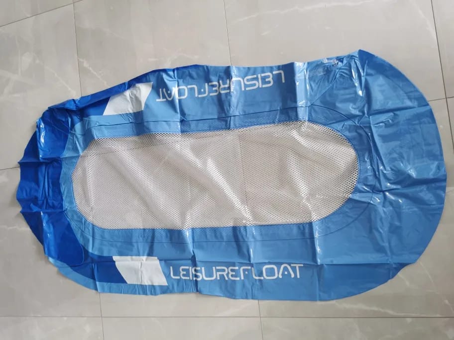 Customer photo review of Aufblasbare Wasserhängematte – Luftmatratze für Strand & Party