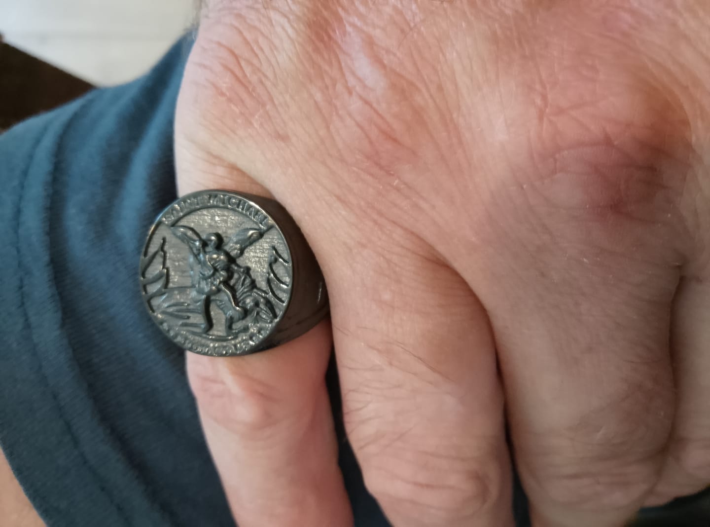 Customer photo review of Bague de l'Archange Protecteur