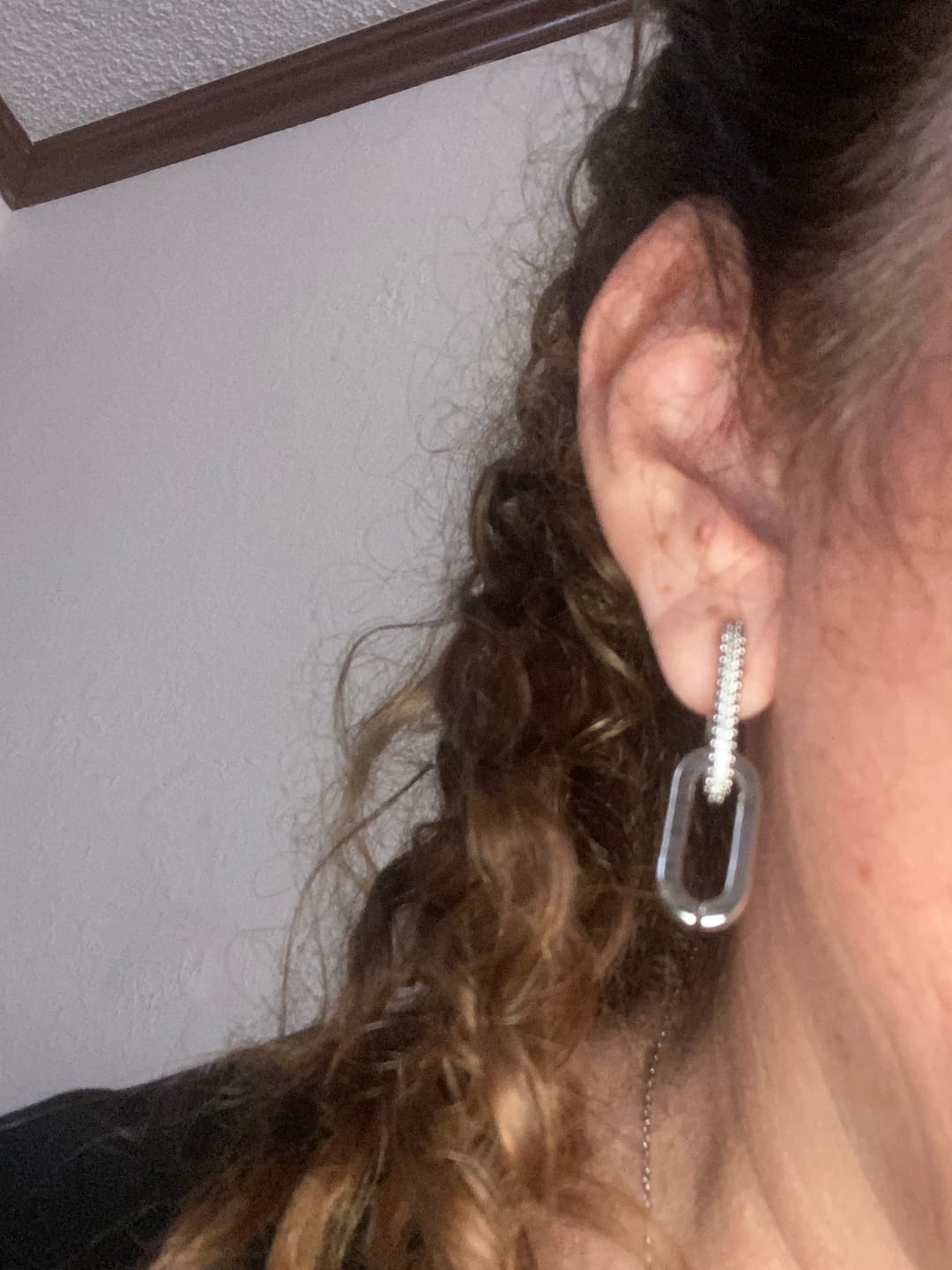 Customer photo review of Par Arete Zirconias Con Eslabon Rectangular