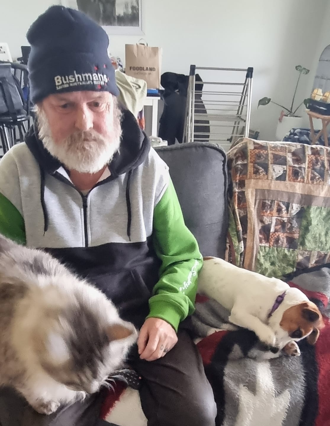 Customer photo review of Dad's Day Gift Box | Hoody & Stubby Holder