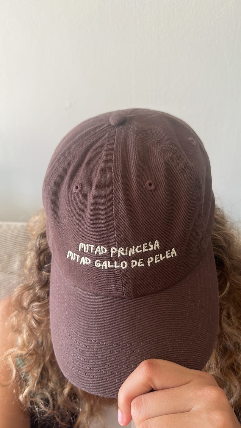 Customer photo review of Gorra Princesa/Gallo de Pelea - PRE ORDEN