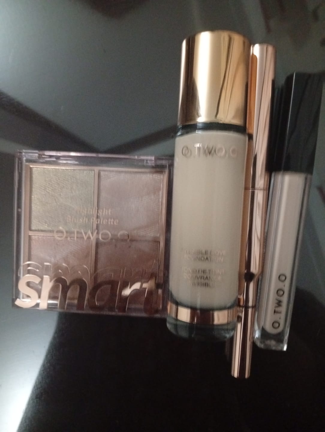 Customer photo review of O.TWO.O INVISIBLE COVER FOUNDATION