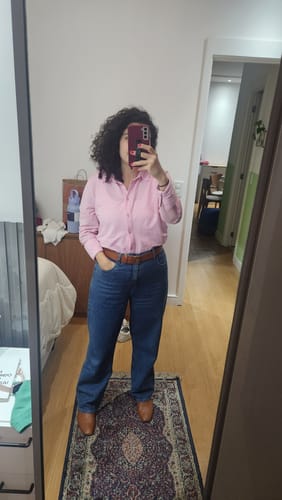 Lucianna B. review of Calça Jeans Reta Araçá Azul Médio image 1 out of 1