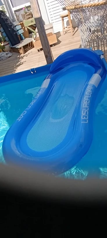 Customer photo review of Aufblasbare Wasserhängematte – Luftmatratze für Strand & Party