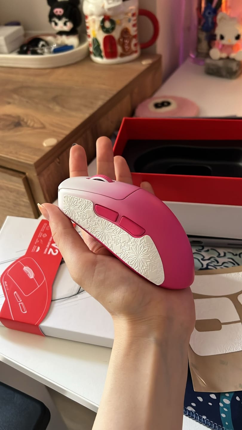 Customer photo review of Waizowl OGM Pro V2 Wireless Mouse