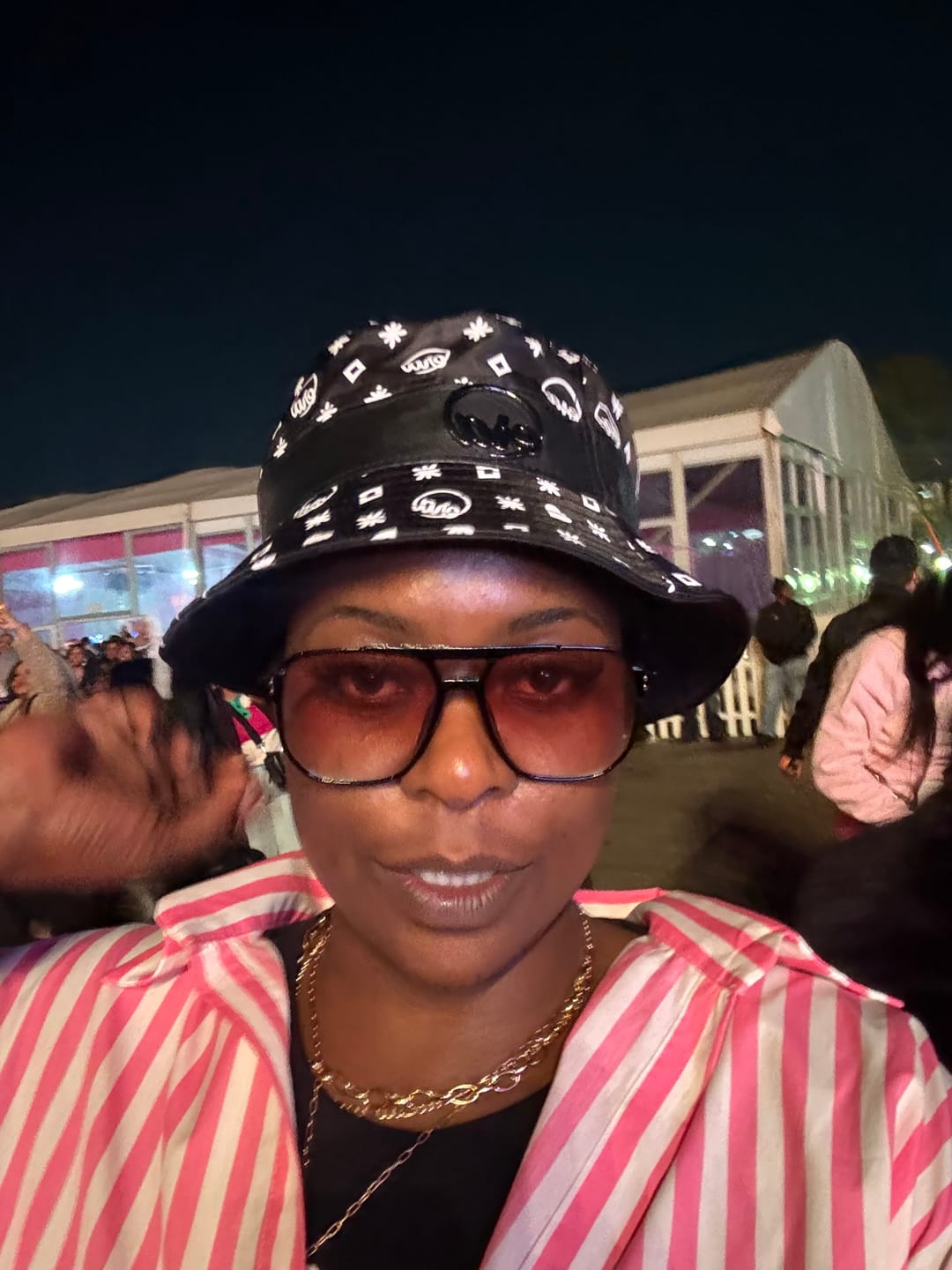 Customer photo review of Billy Bucket Hat
