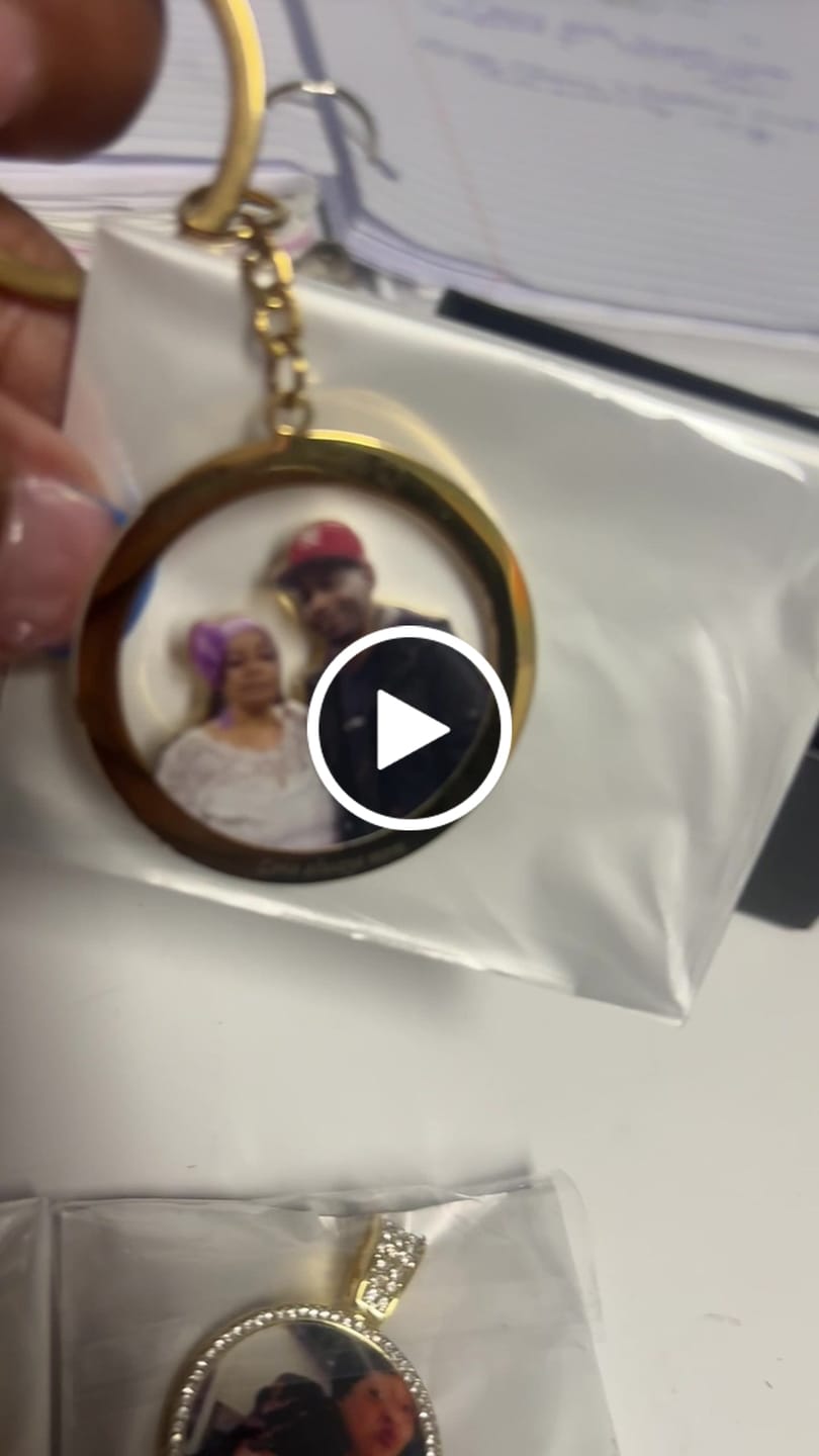 Customer video review of Personalized Family Photo Keychain
