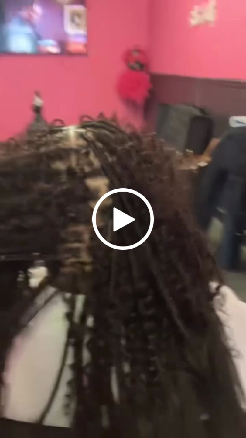 Customer video review of Spiral Curl Bulk Hair Extensions for Braiding