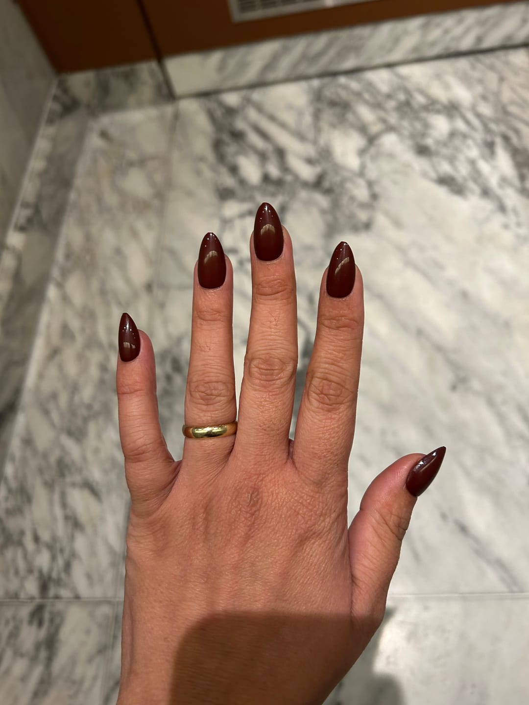 Customer photo review of Bordeaux Grace - Short Almond - 30 Adet Takma Tırnak