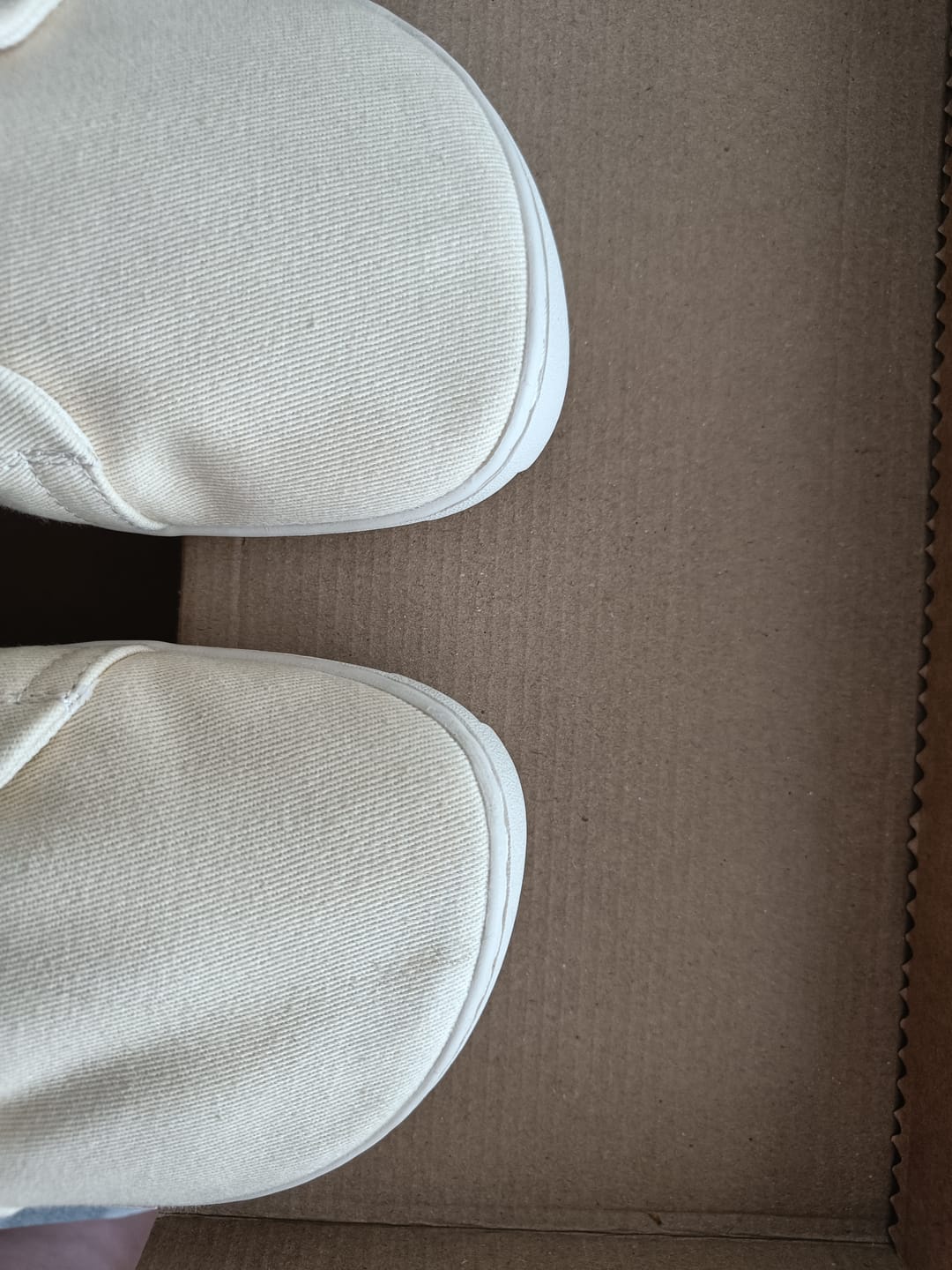 Customer photo review of Vaistoa Rento 2 -paljasjalkatennarit