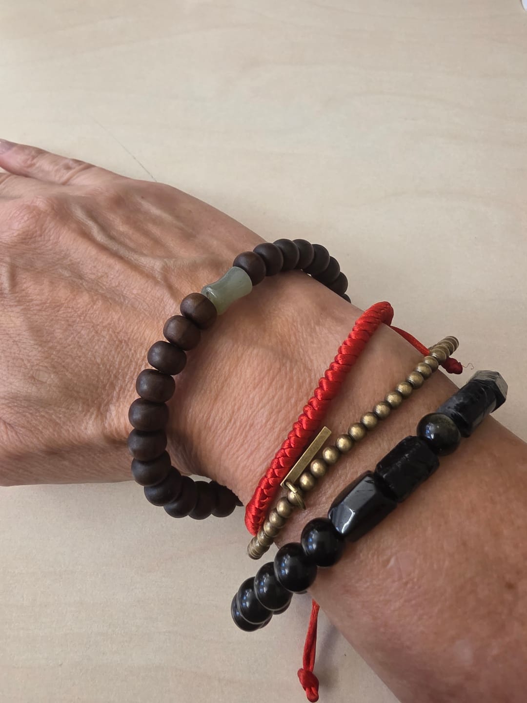 Customer photo review of Buddha Stones Reichtumsarmband mit Obsidian und schwarzem Turmalin in Goldglanz