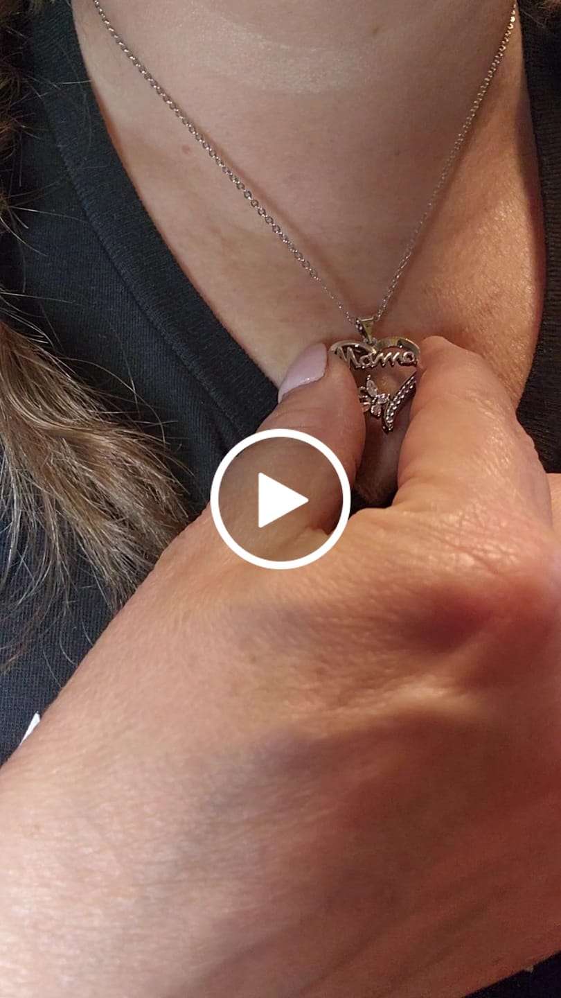 Customer video review of Mom 18k White Gold Plated Necklaces with Swarovski Crystals and Message Card