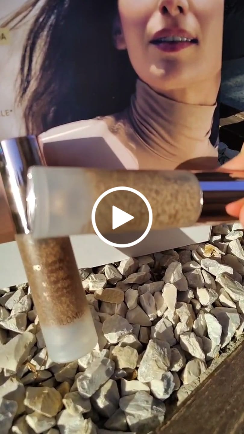 Customer video review of Fondotinta Siero