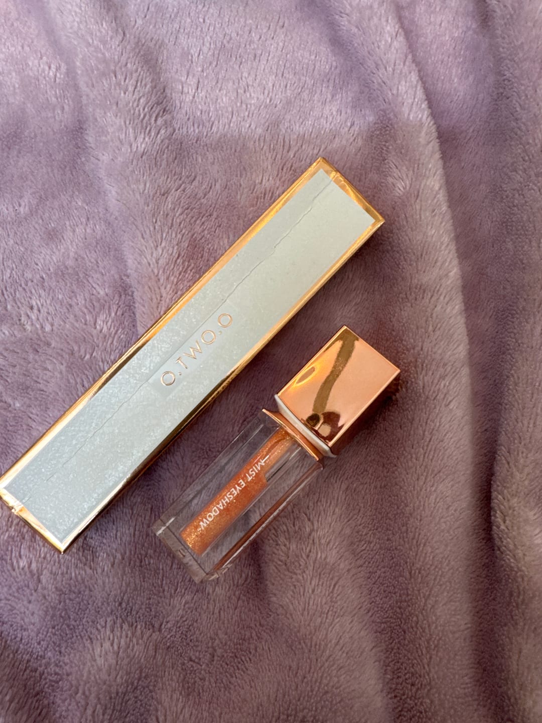 Customer photo review of O.TWO.O MIST LIQUID EYESHADOW