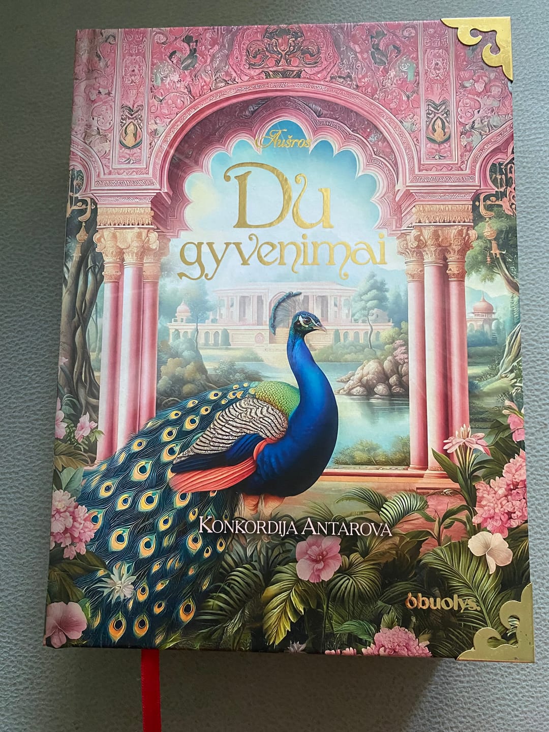 Customer photo review of Du gyvenimai: kultinis dvasinės literatūros šedevras – riboto tiražo kolekcinis leidimas + galimybė personalizuoti + metalo kampai + spalvota puslapių briauna