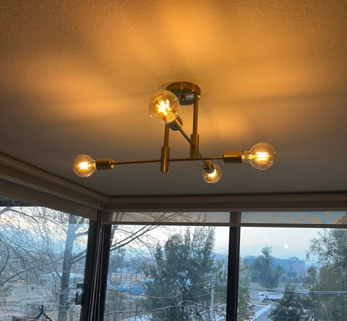 Customer photo review of Lampara Techo Modelo LIMBA Color dorado 4 soquetes